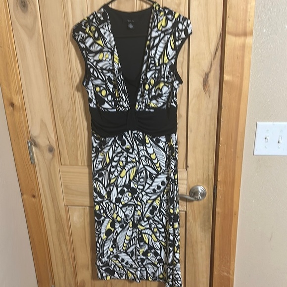 GUILIA Black and White Patterned Dress with Yellow Accents - Picture 1 of 5